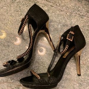 BCBG Black and gold chain Heels